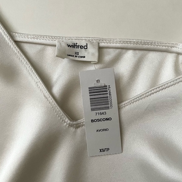Aritzia Wilfred Boscono VNeck Satin Camisole in Avorio NWT - Picture 5 of 11